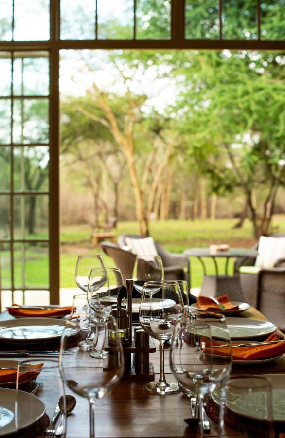 The Safari House Hotel Usa River Екстериор снимка